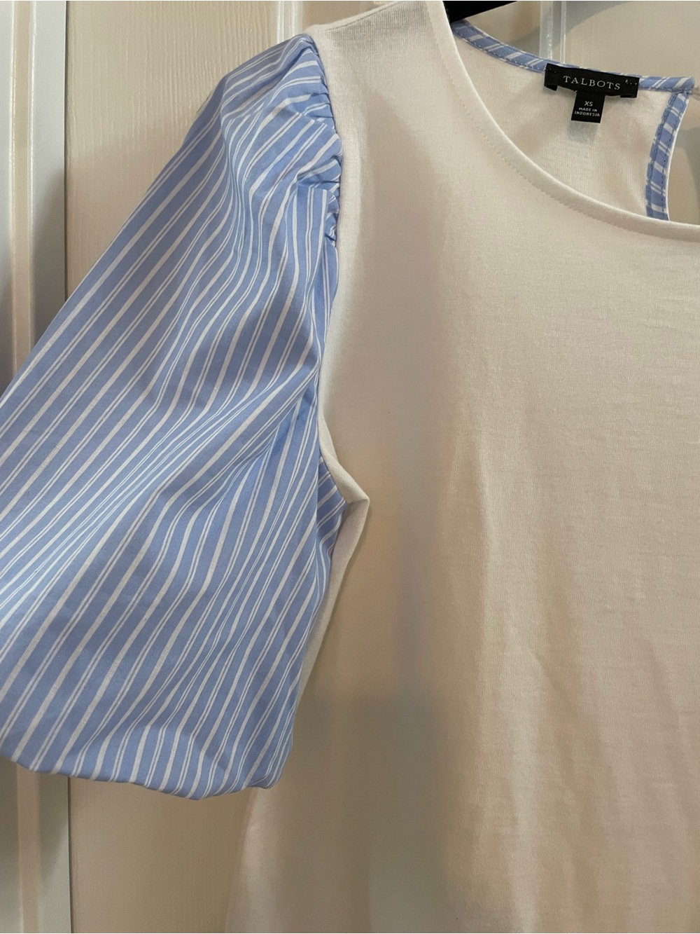 Casual White Top with Blue Stripe Puff Sleeves - Picture 2 of 6
